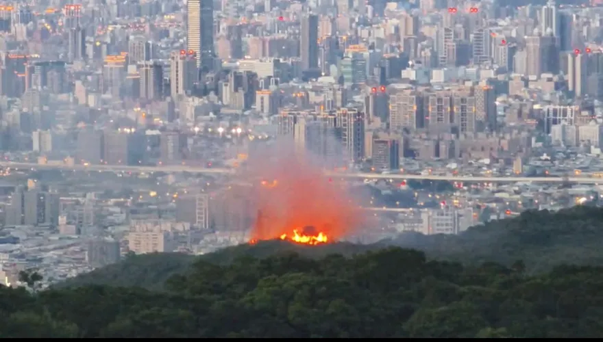 影/新北樹林大同山火燒山　民眾觸電成焦屍引燃