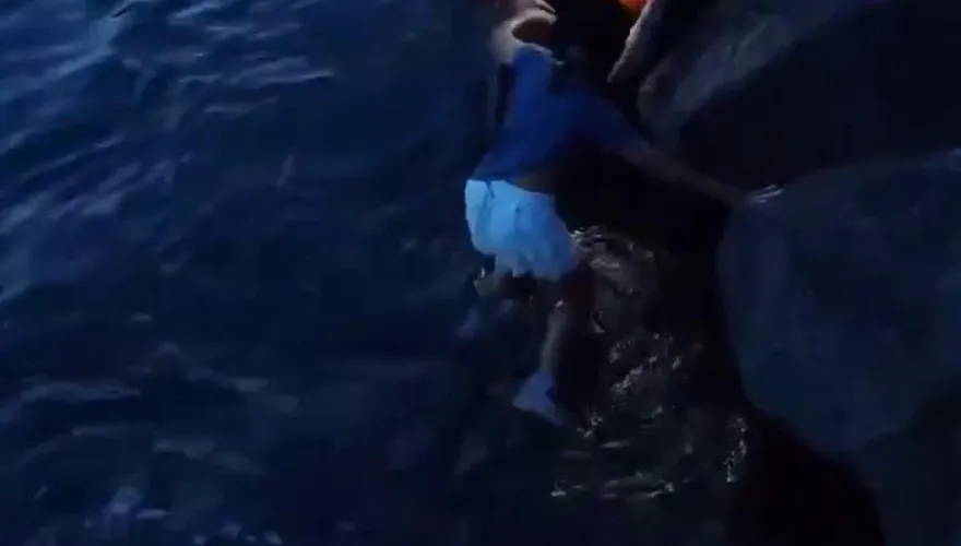 影/台東金樽漁港女童不慎落海！海巡署現場救援畫面曝