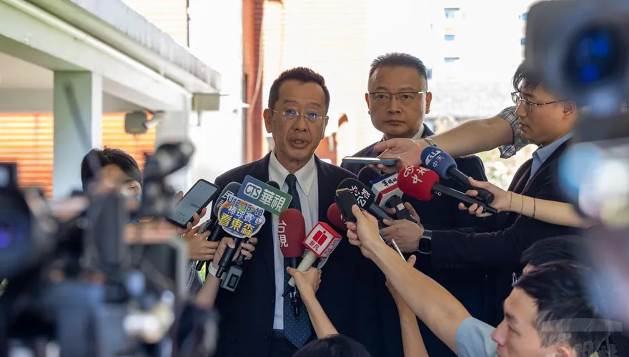 陸委會禁止退將參加大陸抗戰閱兵　顧立雄：違規依法處置