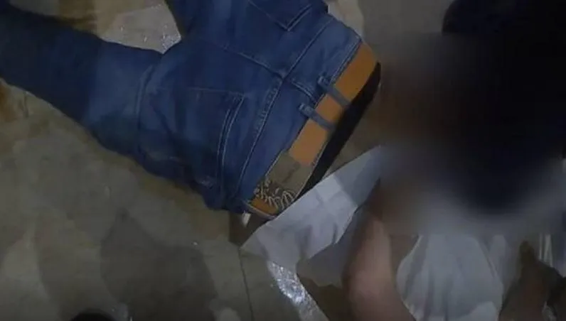 下樓梯碰到！金錢豹2醉客大打出手　警噴辣椒水逮人