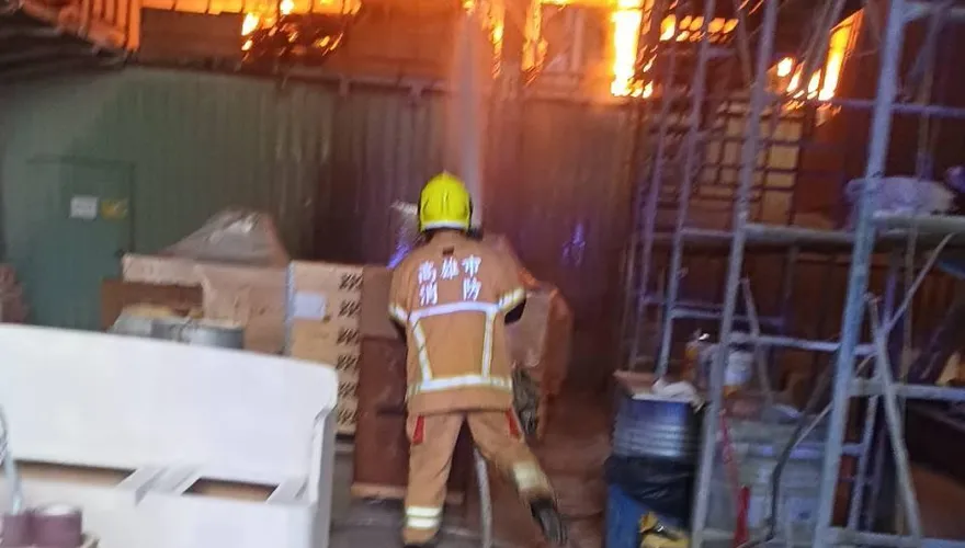 大寮驚傳火警！熊熊大火吞噬工廠　幸無人員傷亡