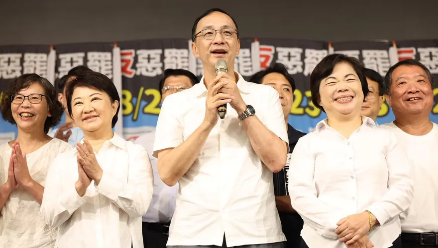 朱立倫獲盧秀燕讚黨主席表現好　823選前黃金週重大宣示了！