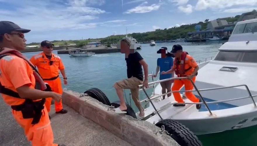 影/想出海玩卻衰遇海巡鷹眼！　男遭通緝5年在後壁湖被逮