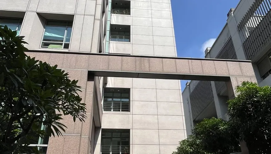 台中市府隔壁驚見「當場死亡」！女子墜樓慘死