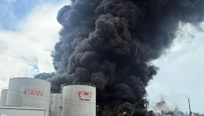 影/路易斯安那州工廠大爆炸！巨大黑煙竄天際　附近居民緊急疏散
