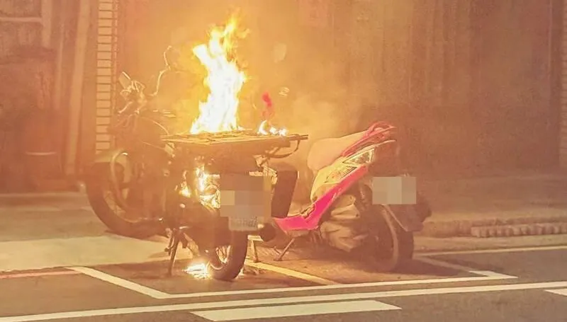 澎湖馬公「加油站旁大火」！烈焰危急畫面直擊