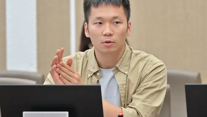 政壇小白兔李洋耐得住立院質詢砲火嗎？賴總統全說了！