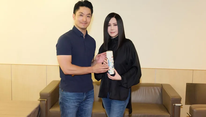 蔣萬安現身江蕙演唱會！獻生日祝福讚：歌聲溫暖人心