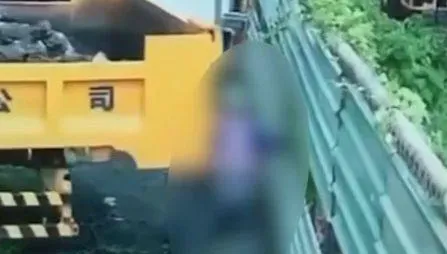 影/無意間奪命！高雄司機忘拉手煞車　下車慘遭輾斃