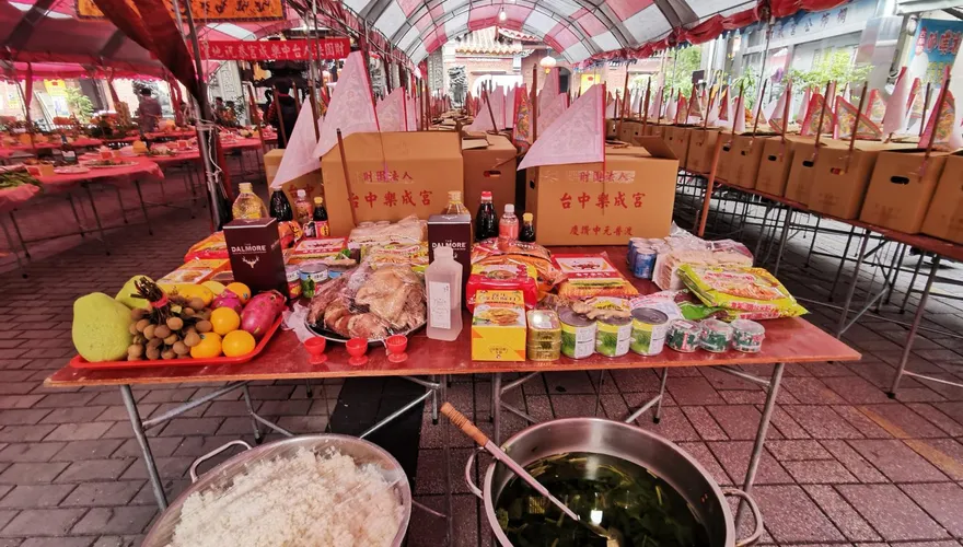 「好兄弟吃過」供品才走味？專家：都是香插錯了！