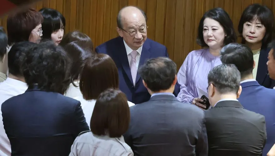 柯建銘「1句話」預告總召保衛戰？綠委直言「留意已決」