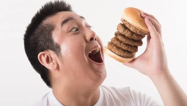 大腦被腸道騙了！專家曝嘴饞真相「4招解決」