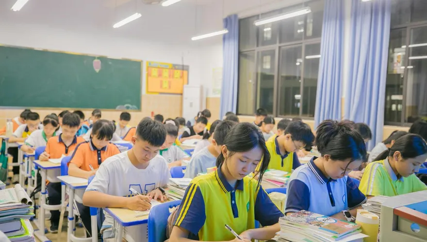 學生、老師都有開學焦慮？精神科醫：接納情緒是關鍵