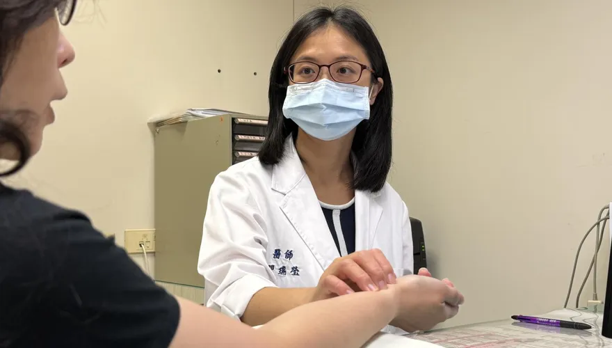 眩暈掛6科找無原因　竟是「吃生菜水果當正餐」釀禍