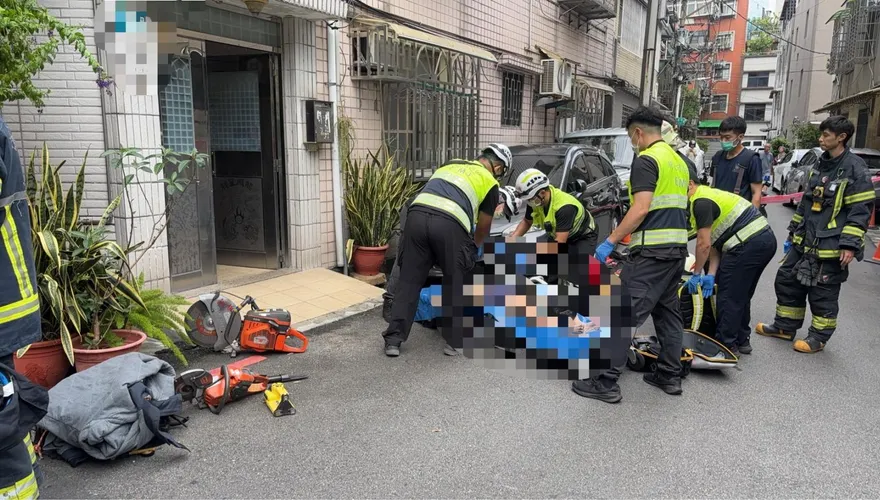 影/回天乏術！板橋61歲婦包水餃「右手捲入絞肉機」慘死