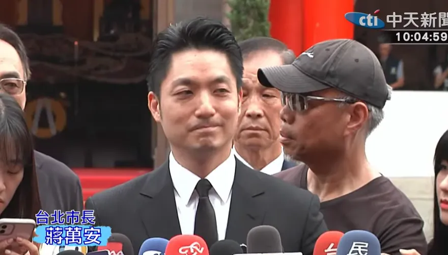 綠議員砲轟蔣萬安護航「走讀」傷警　北市府嗆：綠委也鼓勵青鳥衝立院