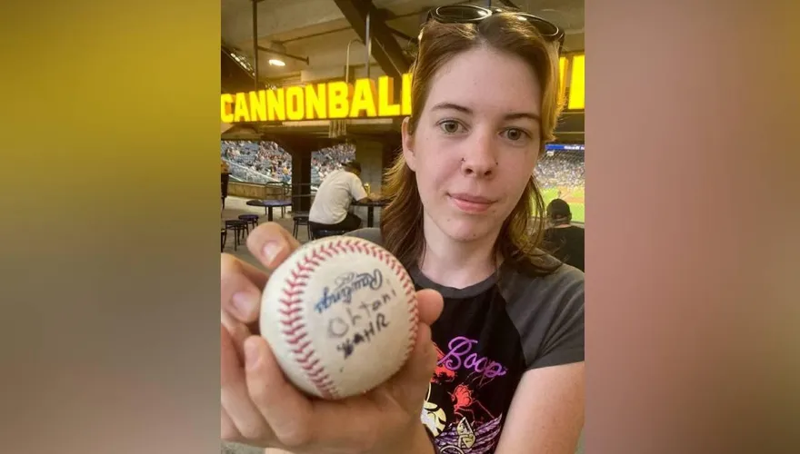 MLB/絕不賣！女球迷撿到大谷100轟球　球場保全簽字惹議