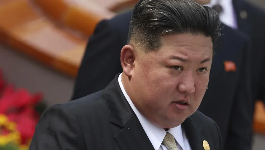 金正恩與中俄元首同框！彭博：從國際邊緣人躋身「戰略玩家」