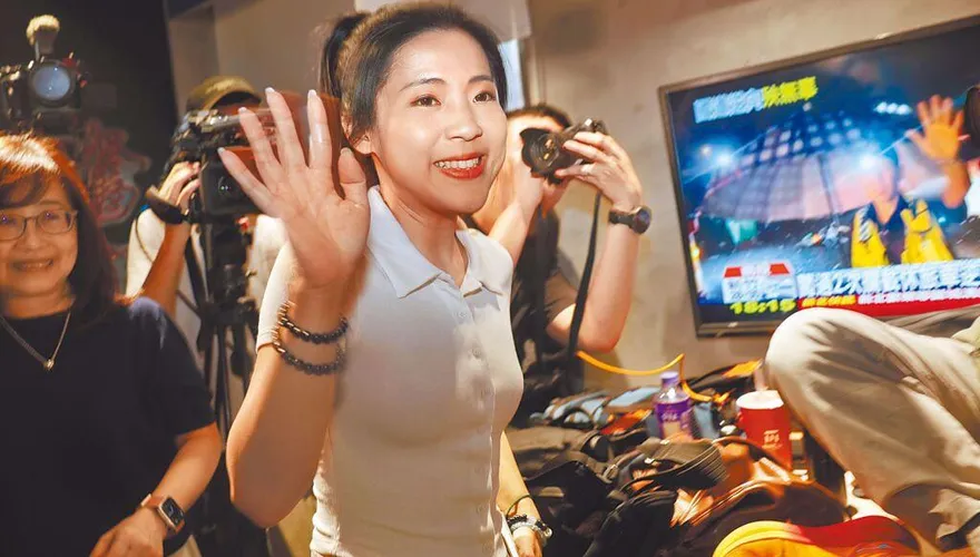 不只巧遇王義川！徐巧芯又巧碰鄭弘儀　2人合照曝光