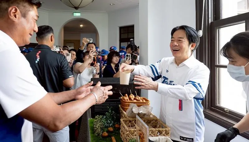 台灣棒球創三冠佳績　賴清德在總統府辦早餐款待英雄
