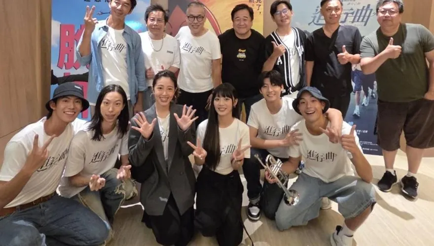 五月天阿信力挺！《進行曲》賣破500萬　黃薇渟合作馬志翔嘴唇發抖