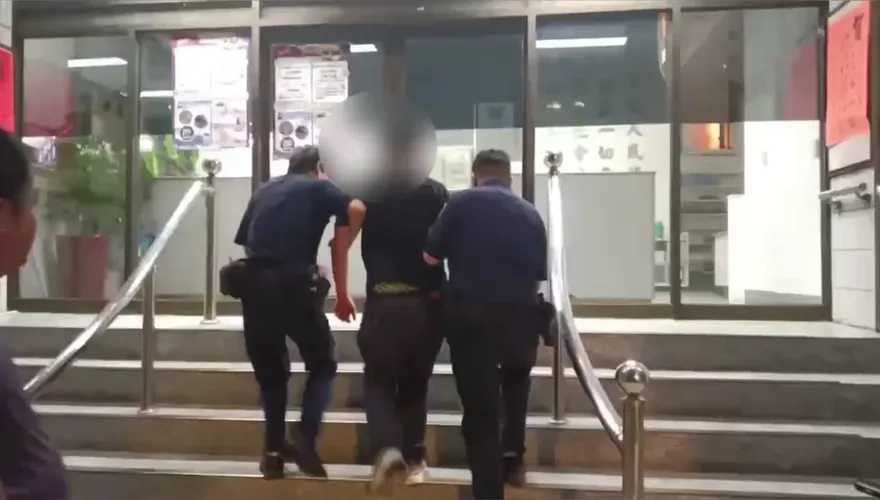 影/台中驚見「影城肢體衝突」！狠大叔「痛毆2少女」