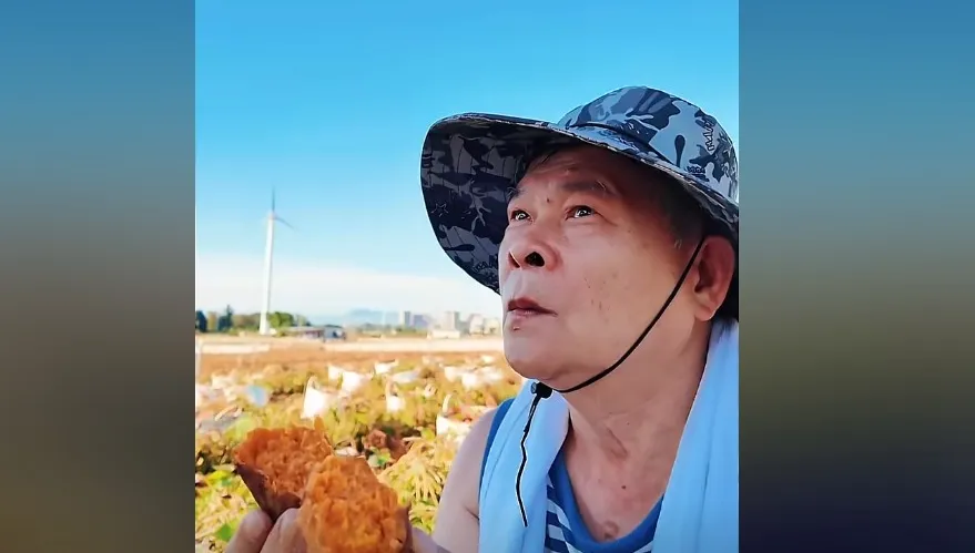 澎恰恰為還債賣地瓜「從早喊到晚」？知情人士：1天直播2場