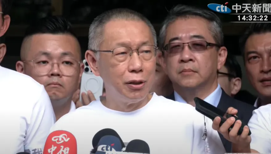 柯文哲臀部驚現「大傷口」！江和樹勸他快做健檢：讓支持者放心