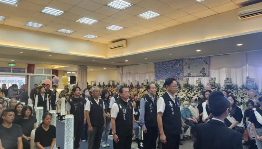 4天使來不及長大！中壢5命惡火告別式　師長志工含淚道別