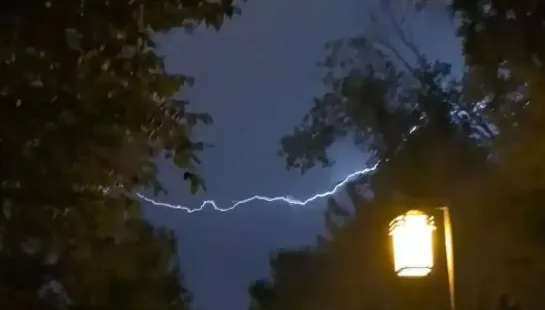 山西突發雷雨！400多人湧急診　竟是「雷暴哮喘」致呼吸困難