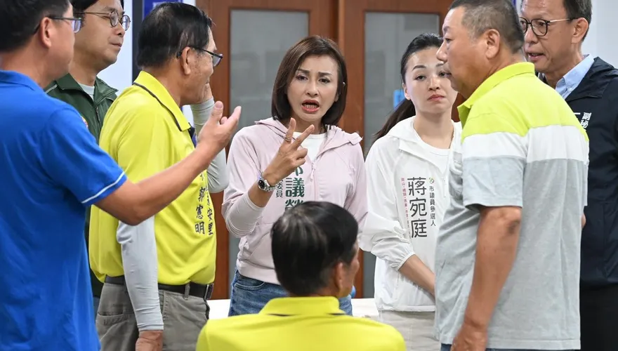 跟柯志恩差很大！媒體人直言：邱議瑩已出局