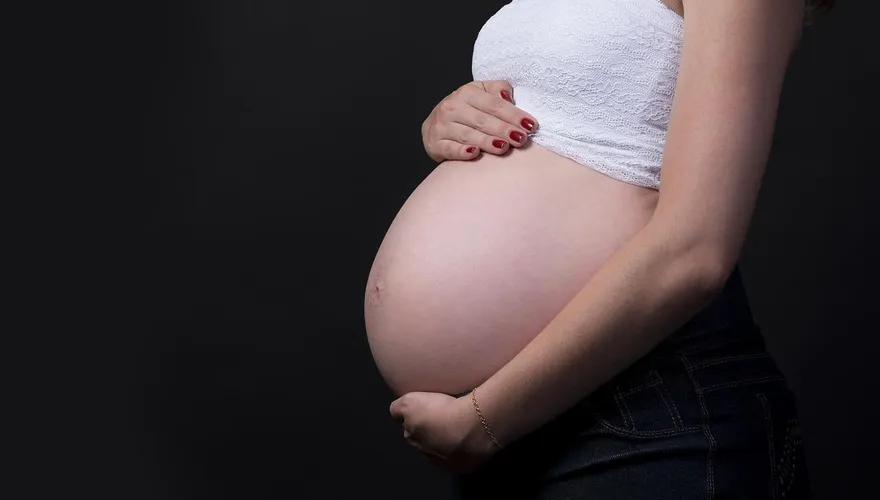 35歲孕婦小腿水腫不以為意　產後爆「肺栓塞」險死！