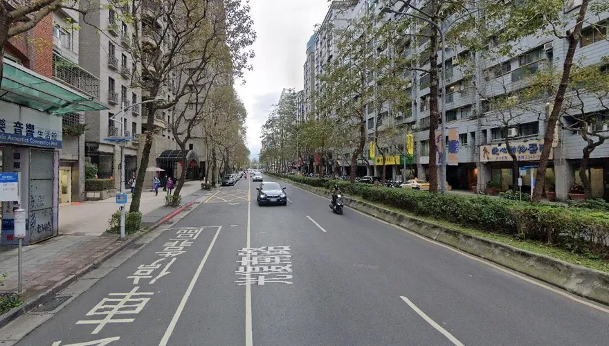 台北市基隆路、光復南路口取消強制「兩段式左轉」規定