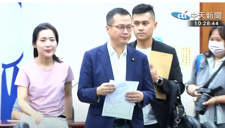 藍黨魁參選爆炸！傅崐萁盼朱立倫協調　羅智強1句話回答藏玄機