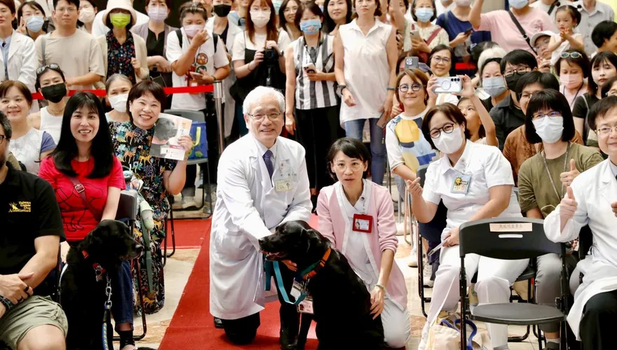服務6年撫慰無數病患！北榮醫療輔助犬歐巴榮退