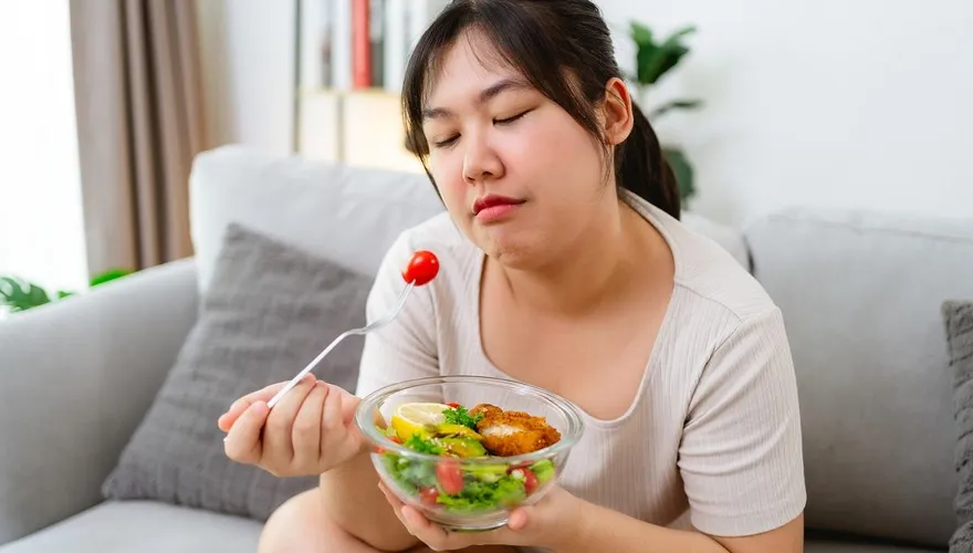 一天吃不到1000大卡還變胖？營養師揭真相：代謝報復！