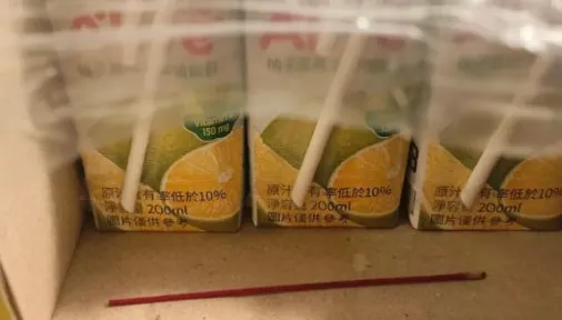 拜拜完退貨？賣場飲料驚見「紅色線香」　網全怒了