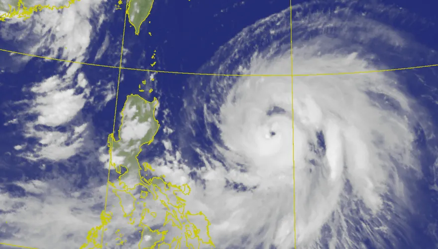 胖颱樺加沙進逼！9/22晚起風雨最猛　估72小時升級強颱