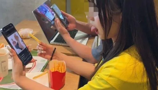 影/免動手也能滑抖音！iPhone 17推「舌頭控制」陸網友玩瘋了