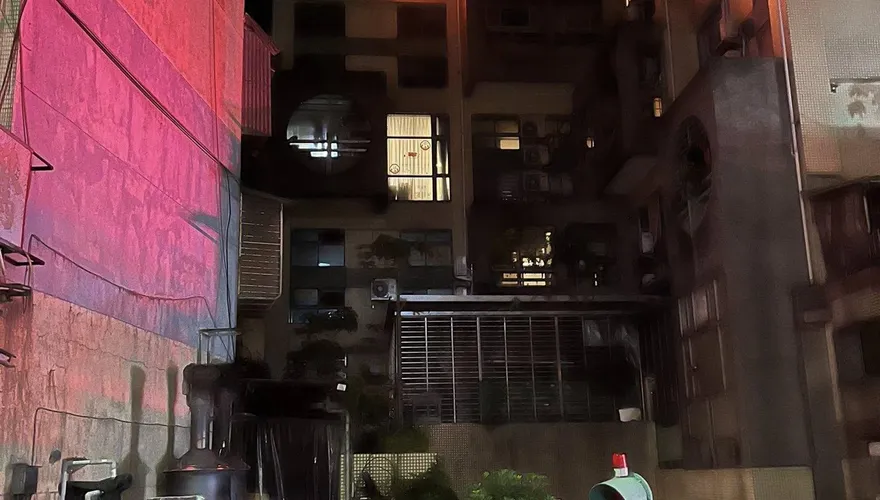 快訊/東湖國小後方社區發生火警　火舌竄出消防急救援