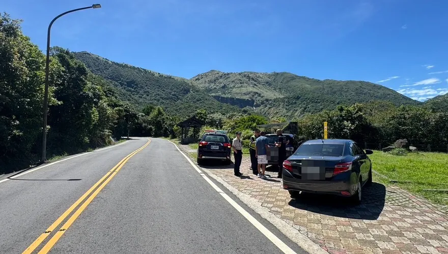 陽明山櫻花公園男子陳屍車內　警封鎖現場採證