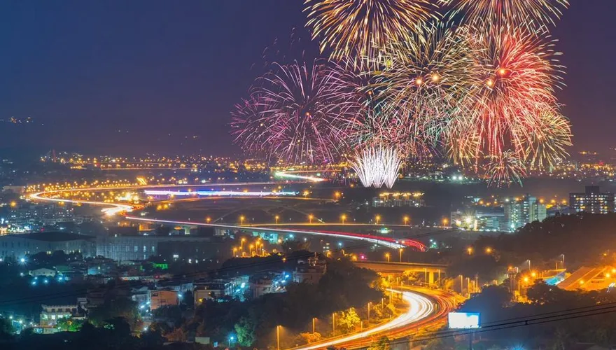 4.38萬發焰火即將照亮南投夜空！　攝影玩家擠爆萬丹山卡位