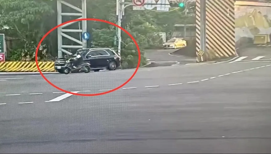 影/北市士林死亡車禍　機車遭賓士撞飛騎士傷重不治
