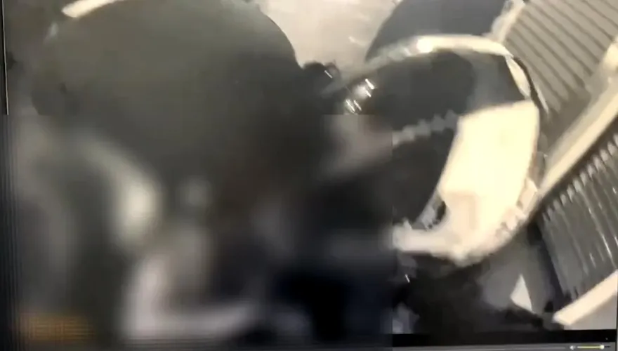 影/基隆銀樓搶案！男持假手榴彈奪25萬金項鍊　警半小時逮嫌犯