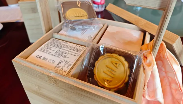 謊稱月餅有塑膠片！不肖陸男敲詐十飯店　得手21萬踢到鐵板了