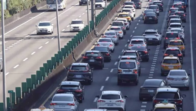 收假日國道11地雷路段出爐　國5北上恐狂塞12小時