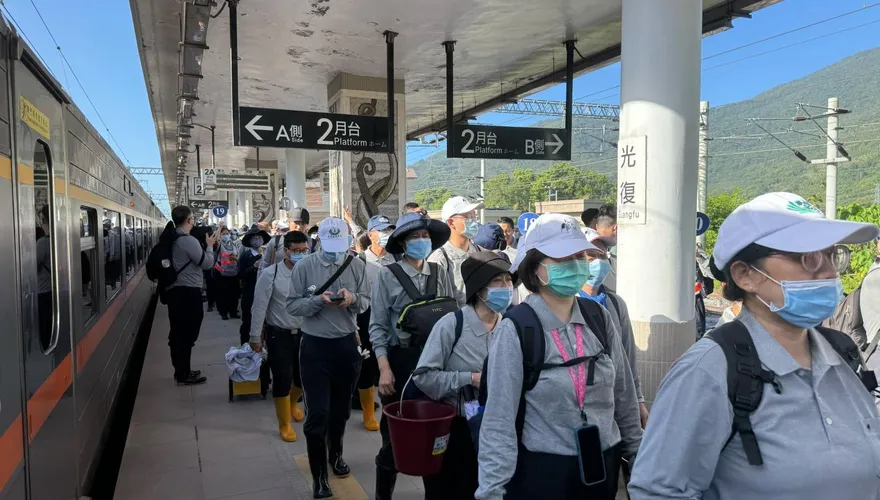 鏟子超人免擔心！台鐵今晨再宣布「加開9列次、通通有停光復」