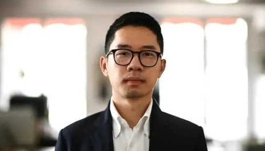 羅冠聰抵新加坡遭拘留4小時　持有效簽證仍遭拒入境