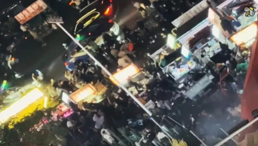 影/桌椅滿天飛！昆明夜市小販不滿取締　與城管「激戰6hrs」