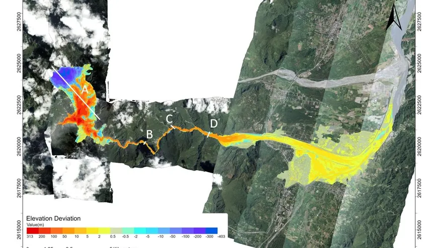 馬太鞍溪堰塞湖地形劇變　山體崩塌403公尺、河床高出50米